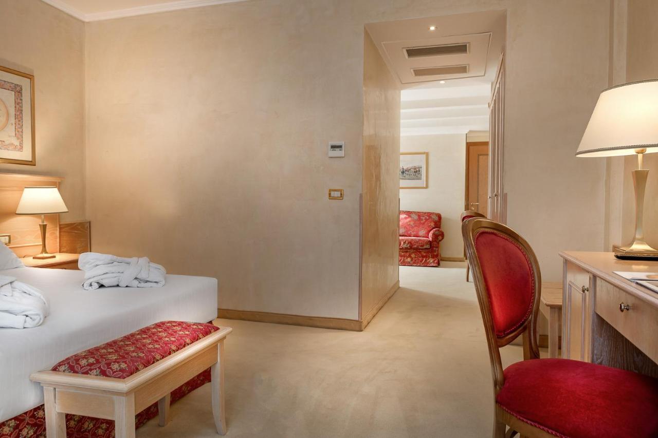 Hotel De Londres Rimini Quarto foto